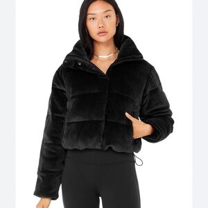 ALO Gold Rush Ribbed Velour puffer women’s size small in black